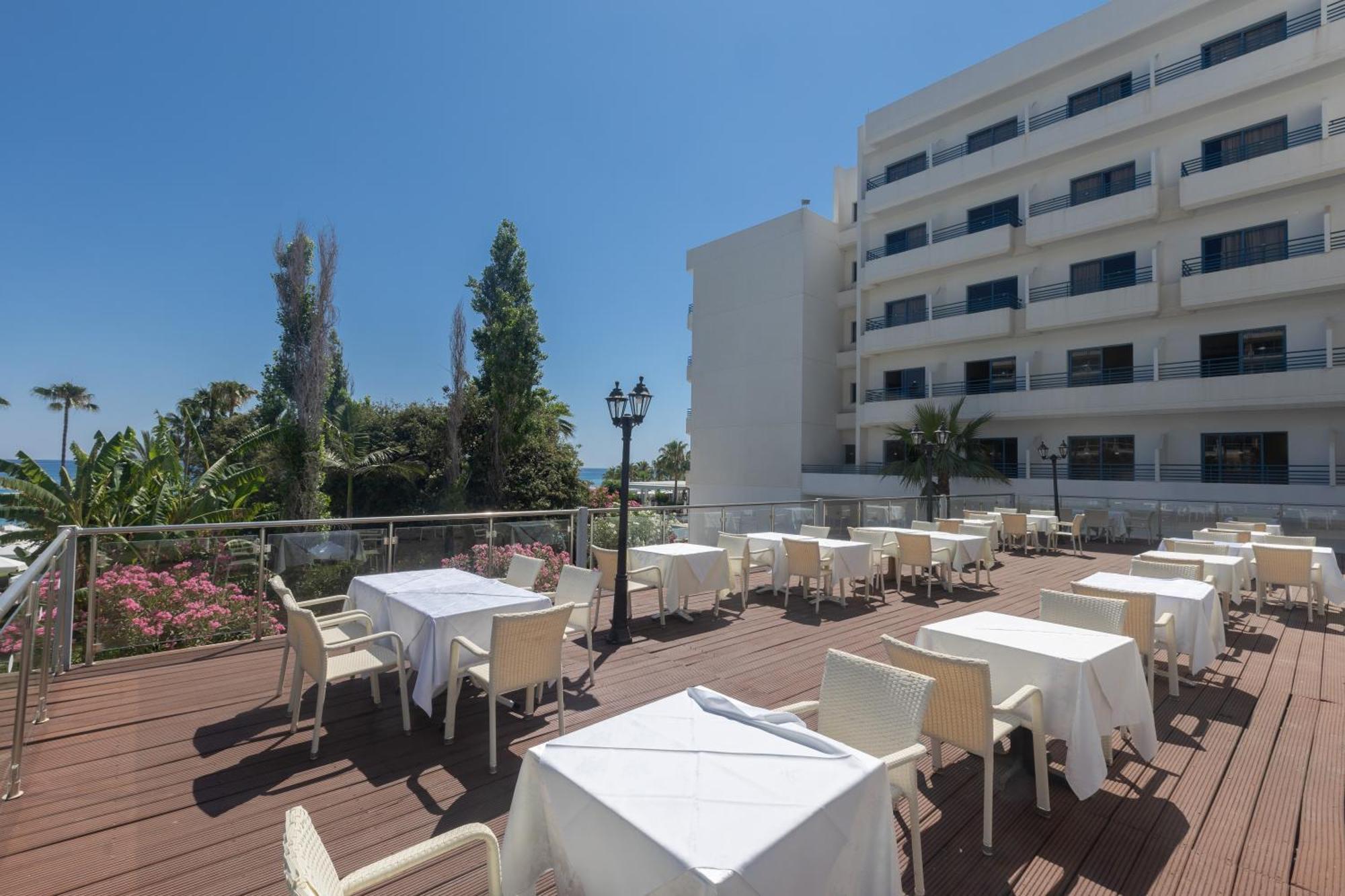 Iliada Beach Hotel Протарас Екстериор снимка