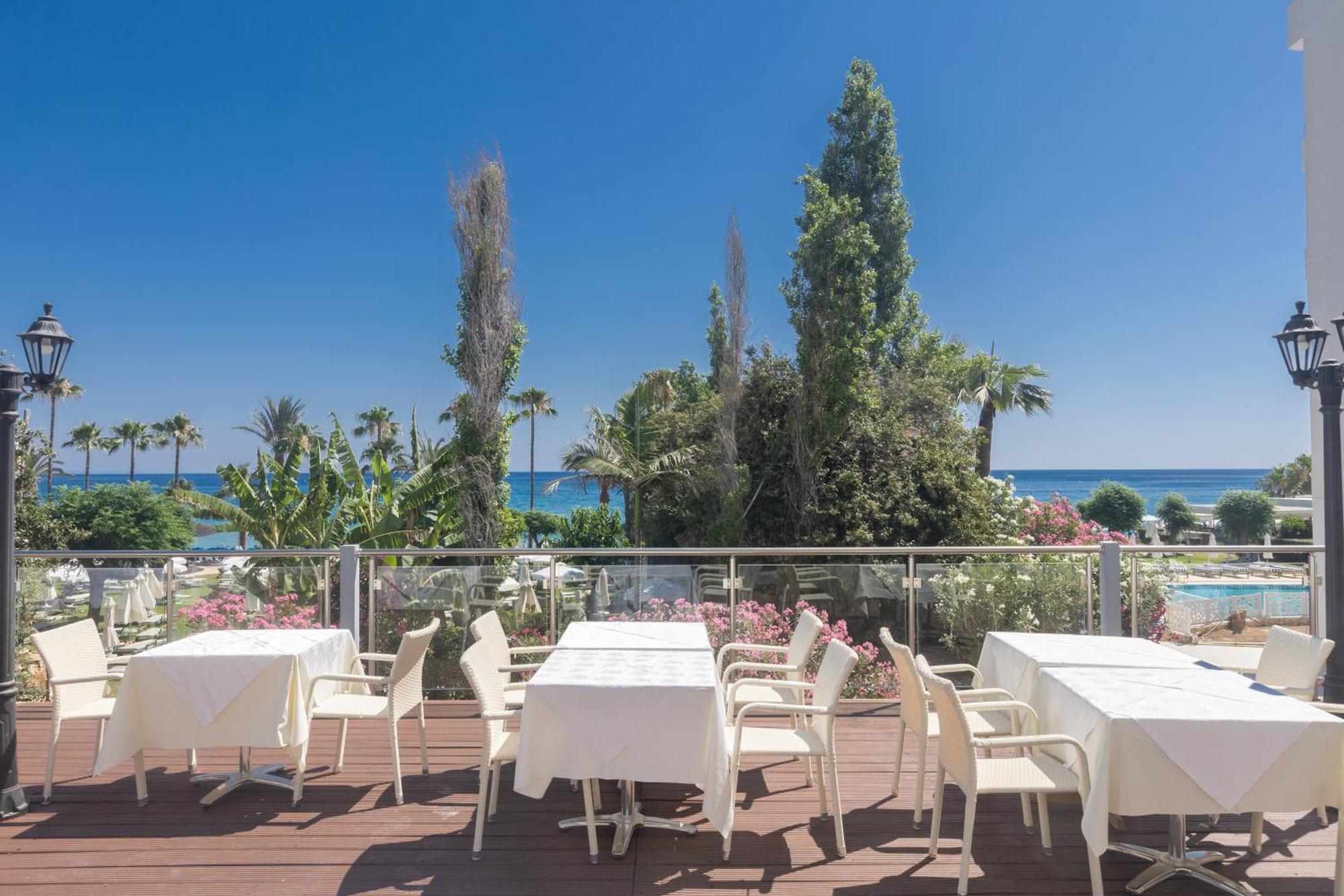 Iliada Beach Hotel Протарас Екстериор снимка