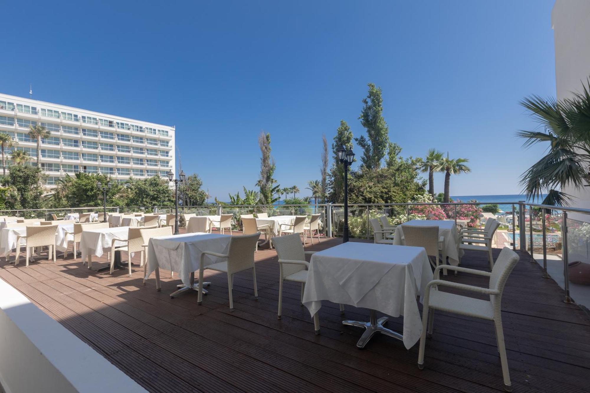 Iliada Beach Hotel Протарас Екстериор снимка