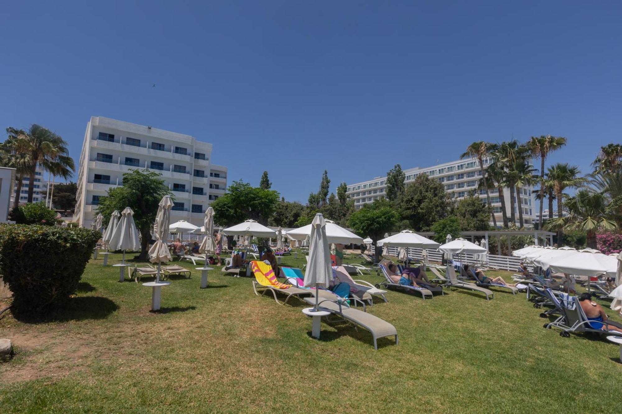 Iliada Beach Hotel Протарас Екстериор снимка