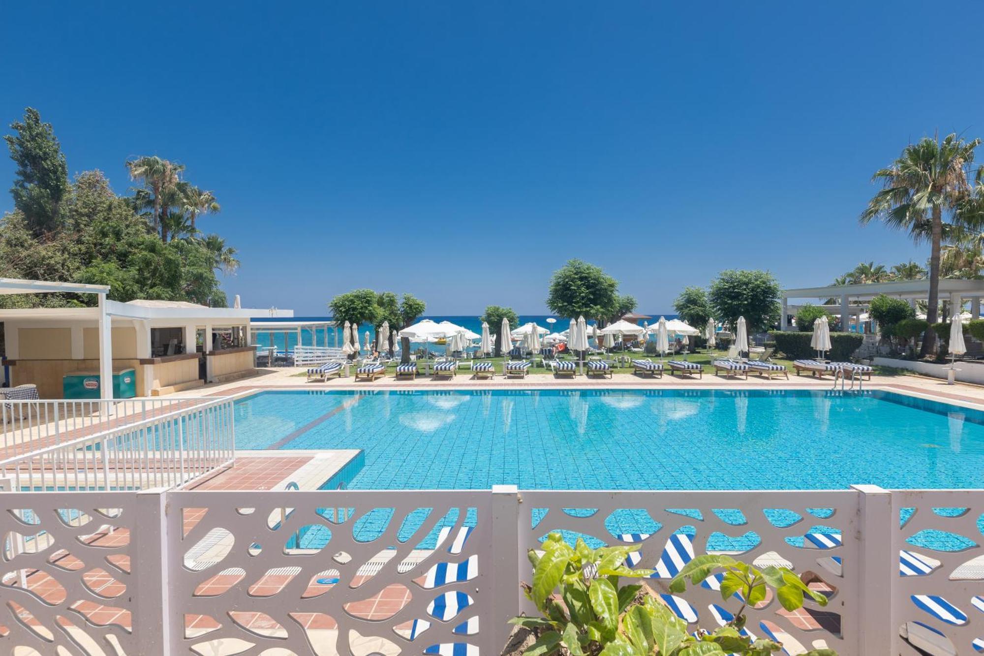 Iliada Beach Hotel Протарас Екстериор снимка