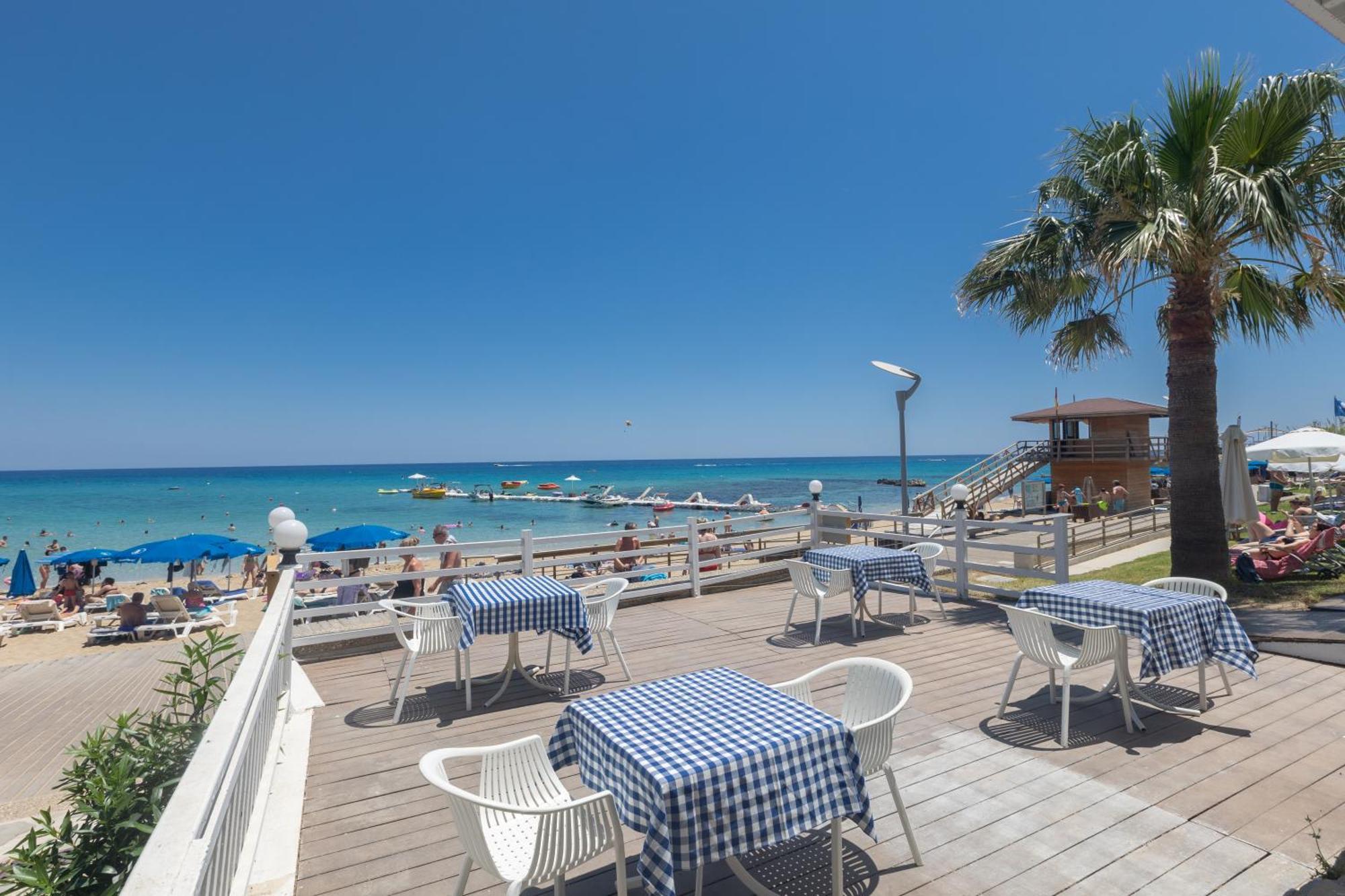 Iliada Beach Hotel Протарас Екстериор снимка