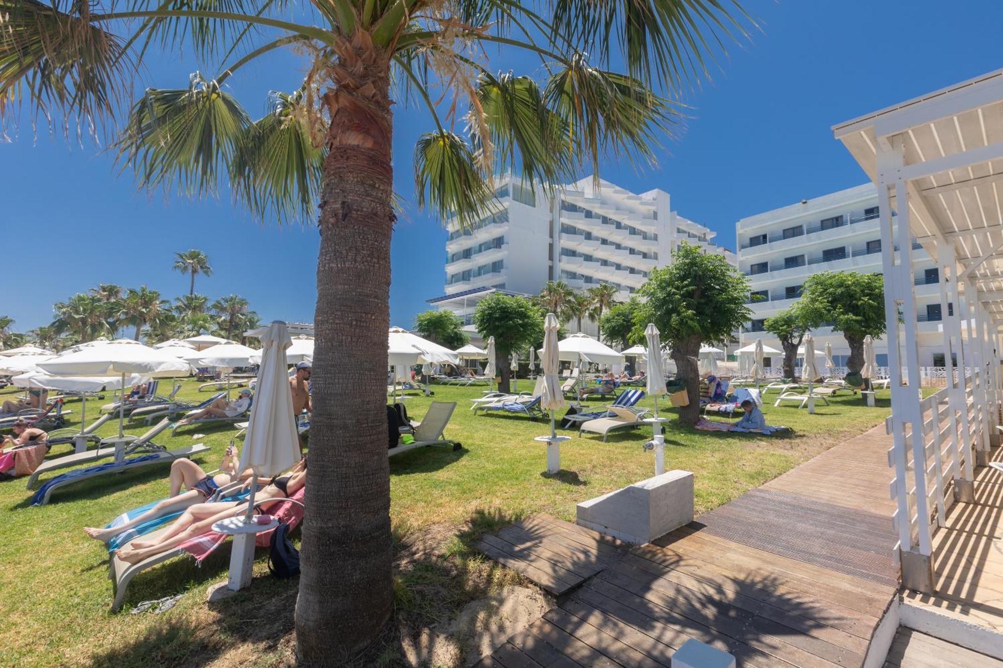 Iliada Beach Hotel Протарас Екстериор снимка