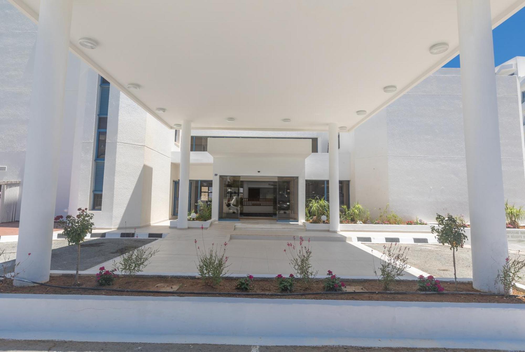 Iliada Beach Hotel Протарас Екстериор снимка