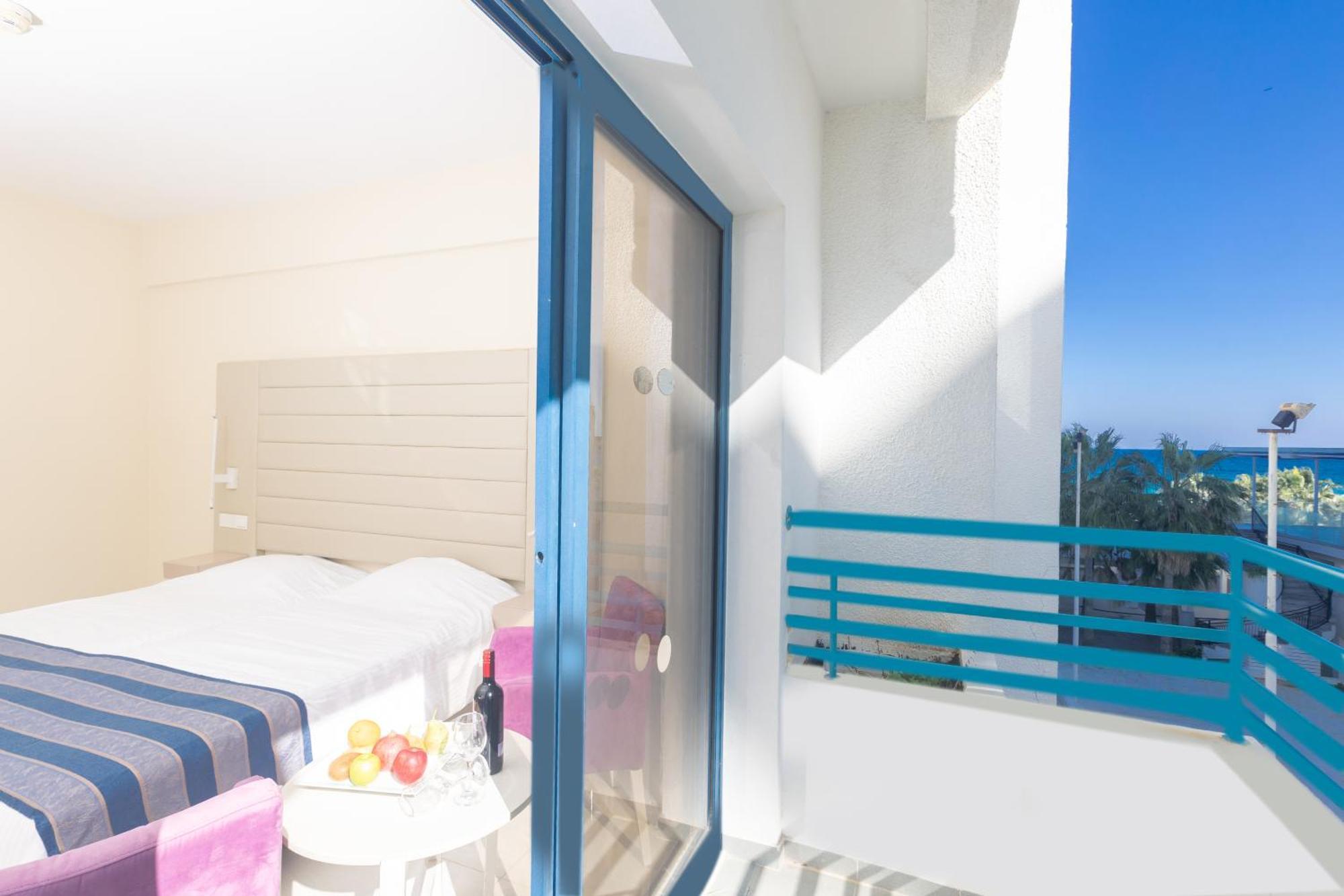 Iliada Beach Hotel Протарас Екстериор снимка